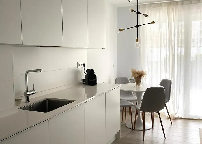 Entire With Terrace Apartment *